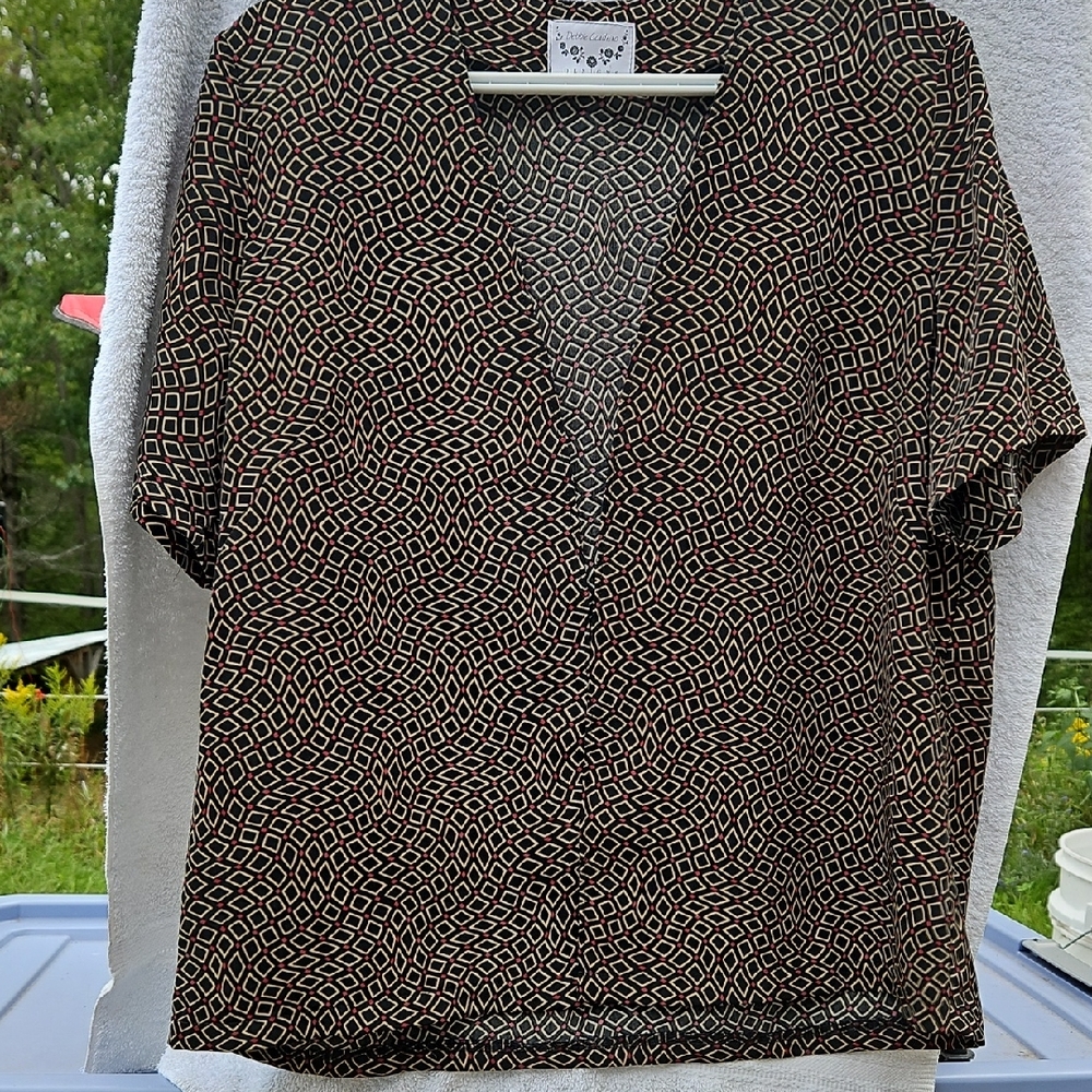 Chic Black and White Geometric Women's Blouse‎